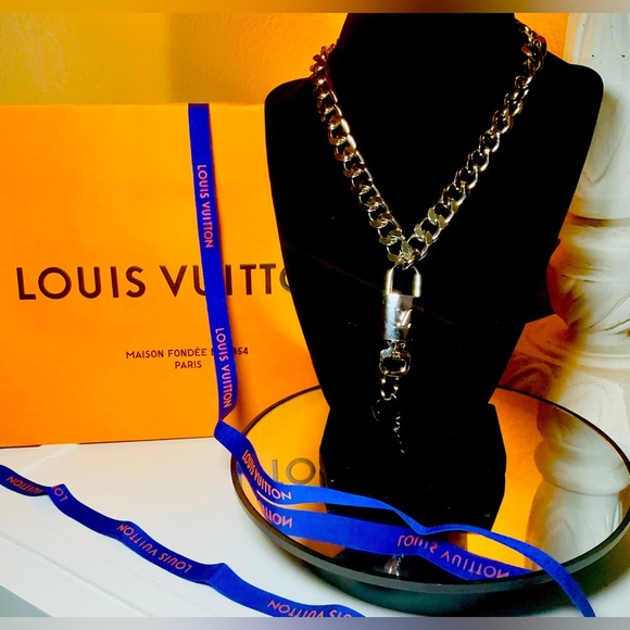 Louis Vuitton Accessories - LOUIS VUITTON Silver Lock & Key #315